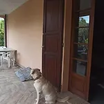 Casa Vincenzo 130 Mq Con Portico Ed Ingresso Esclusivo Dal Giardino Σπίτι διακοπών *