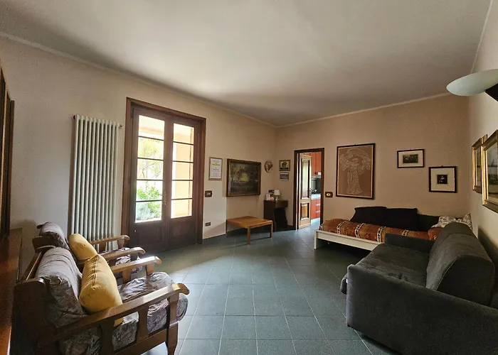 Casa Vincenzo 130 Mq Con Portico Ed Ingresso Esclusivo Dal Giardino *