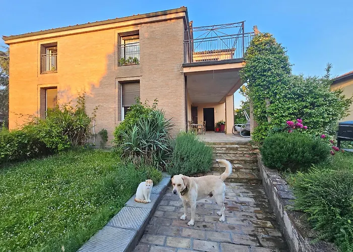 Casa Vincenzo 130 Mq Con Portico Ed Ingresso Esclusivo Dal Giardino Dom wakacyjny *
