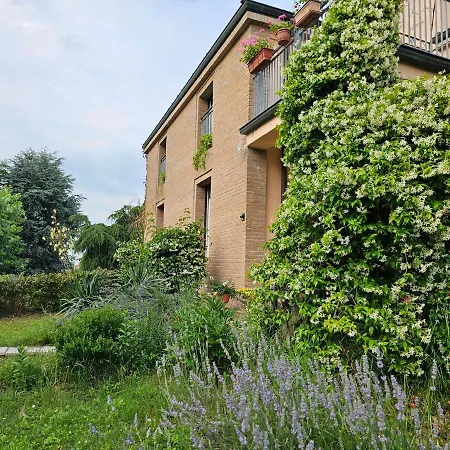 Casa Vincenzo 130 Mq Con Portico Ed Ingresso Esclusivo Dal Giardino * Felino