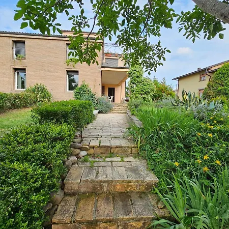 Casa Vincenzo 130 Mq Con Portico Ed Ingresso Esclusivo Dal Giardino *