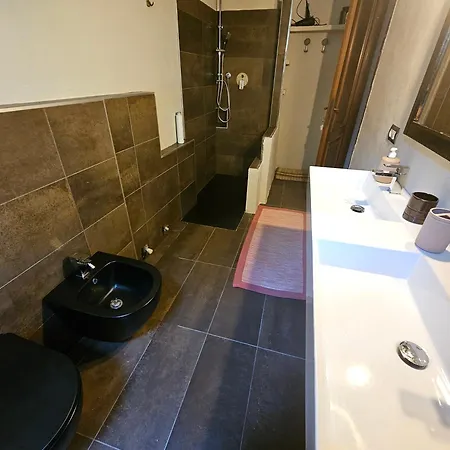Casa Vincenzo 130 Mq Con Portico Ed Ingresso Esclusivo Dal Giardino Holiday home *