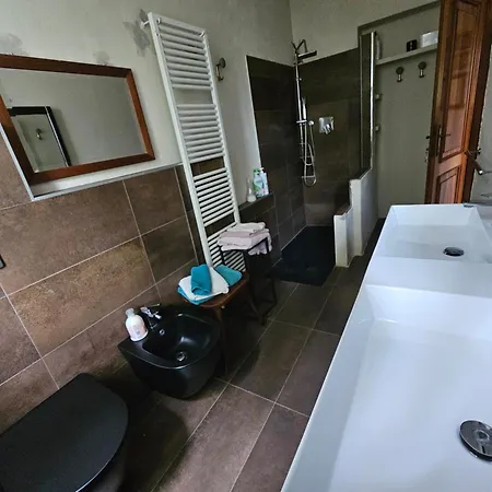 Casa Vincenzo 130 Mq Con Portico Ed Ingresso Esclusivo Dal Giardino