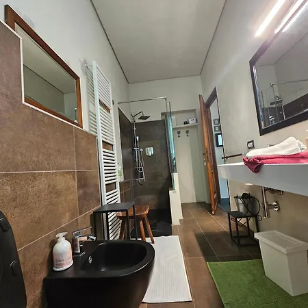Casa Vincenzo 130 Mq Con Portico Ed Ingresso Esclusivo Dal Giardino *