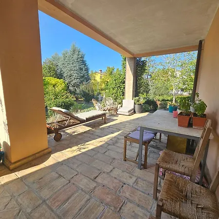 Casa Vincenzo 130 Mq Con Portico Ed Ingresso Esclusivo Dal Giardino *