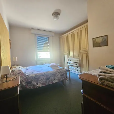 Casa Vincenzo 130 Mq Con Portico Ed Ingresso Esclusivo Dal Giardino Ferienhaus *