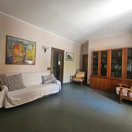 Casa Vincenzo 130 Mq Con Portico Ed Ingresso Esclusivo Dal Giardino Ferienhaus *